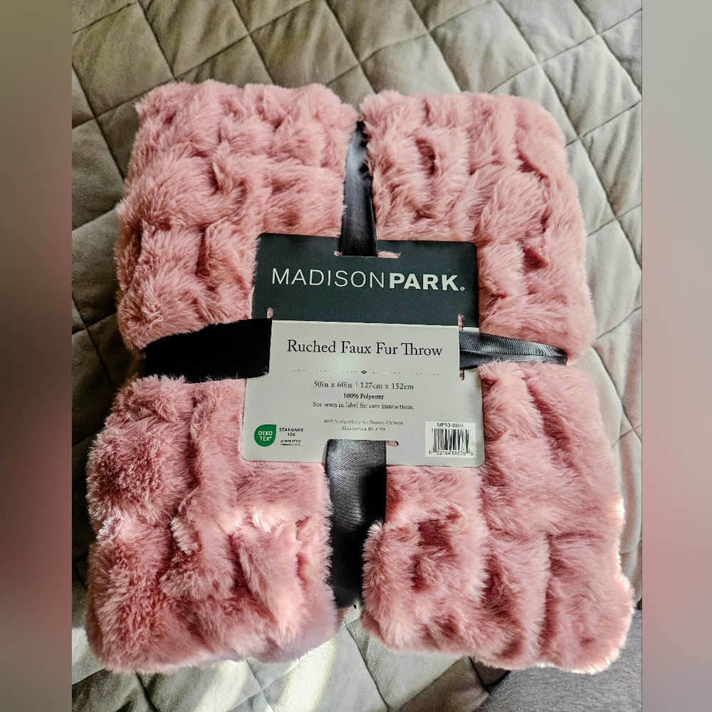Madison Park Blush Faux Fur Throw